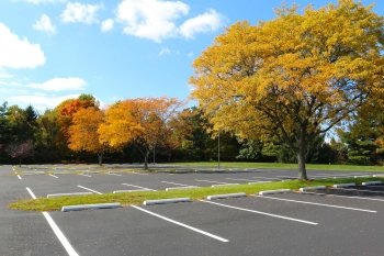 A well maintained parking lot